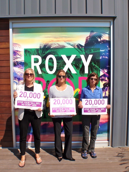 (left to right: Krista Comer, Cori Schumacher, Cynthia Krueger. © Maria Cerda)